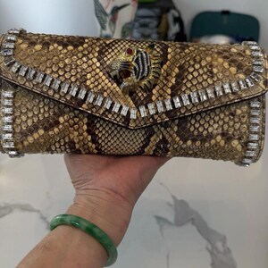 Bolso de mano de edición limitada, nuevo, sin estrenar, de piel de pitón auténtica con cabeza de tigre y cristales.