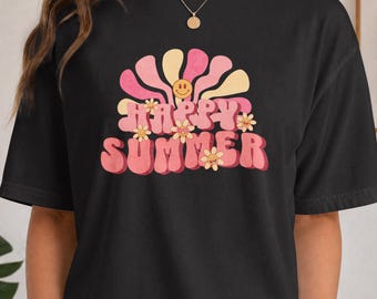 Happy Summer Shirt, Retro Smiley Face Tee, Cute Vintage Summer Graphic T-Shirt, Groovy Aesthetic Vacation Shirt for Women