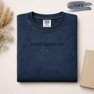 Camiseta con mensaje de baja energía social, camiseta de café para introvertidos, camiseta divertida sobre ansiedad social, camiseta con estética antisocial para mujer. imagen 4