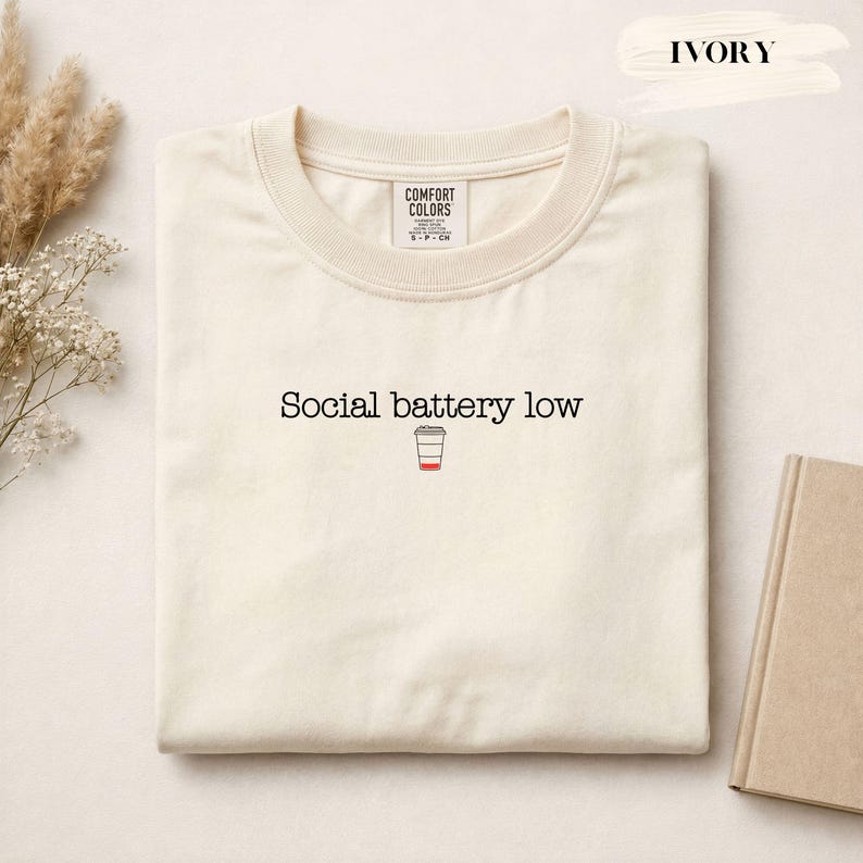 Camiseta con mensaje de baja energía social, camiseta de café para introvertidos, camiseta divertida sobre ansiedad social, camiseta con estética antisocial para mujer. imagen 3