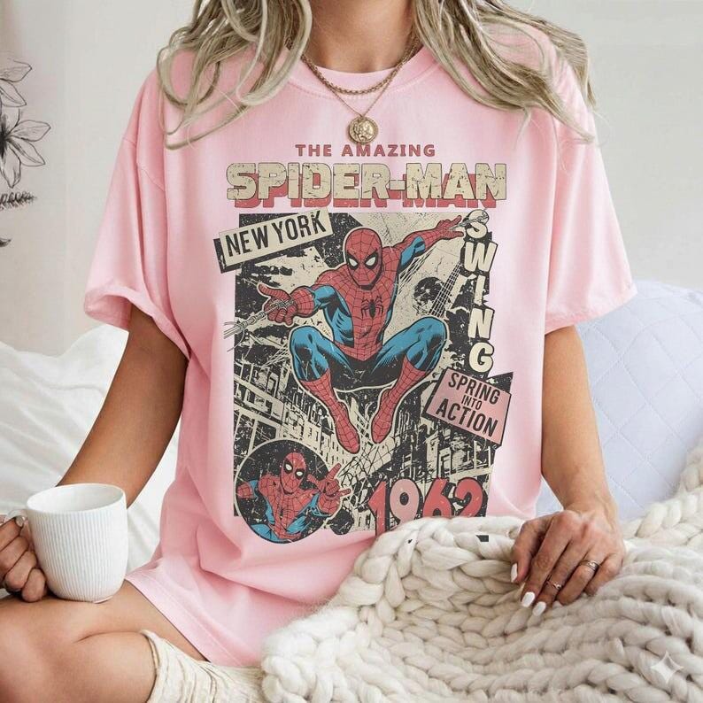Vintage Amazing Spider-Man Shirt, Retro Mcu Comics Cover Tee, Pink Spiderman Graphic Shirt, MCU Fan Gift, Comfort Colors Mcu Trip Tee Bild 4