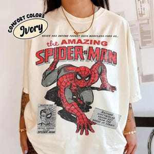 Camiseta vintage de los 90 de MCU The Amazing Spider-Man Comfort Colors, camiseta retro de Spiderman estilo cómic, camiseta de Spiderman de los Vengadores de MCU, regalo para fans imagen 2