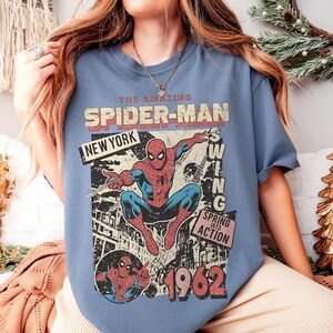 Vintage Amazing Spider-Man Shirt, Retro Mcu Comics Cover Tee, Pink Spiderman Graphic Shirt, MCU Fan Gift, Comfort Colors Mcu Trip Tee Bild 5