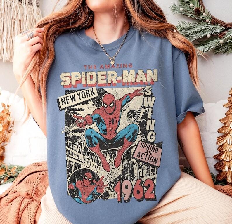 Vintage Amazing Spider-Man Shirt, Retro Mcu Comics Cover Tee, Pink Spiderman Graphic Shirt, MCU Fan Gift, Comfort Colors Mcu Trip Tee Bild 5