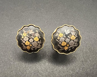 Vintage Amita Japan Earrings Damascene Gold Tone Floral Screw Back Scalloped