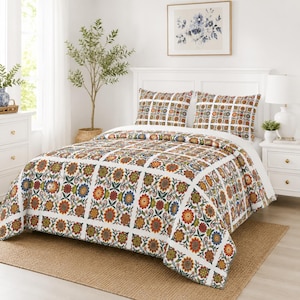 Vintage floral tile cotton duvet cover with shams Quilt pattern comforter set with pillowcases Bright botanical bedding set for guest room