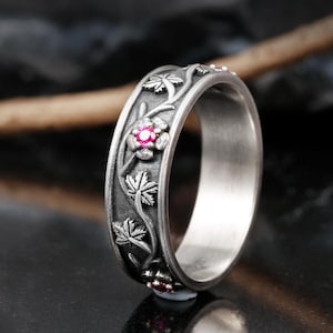 Oxiderad silverrubinring | Hans och hennes vinrankor | 6 mm halvrund ring | Rubinrankring Naturgraverad vigselring Smycken present till henne