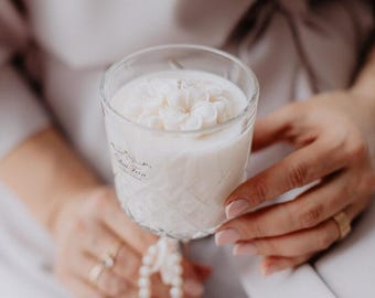 Vela em formato de flor em taça de vinho, vela de cera de soja, presente para ela, vela de luxo, decoração romântica com pérolas, vela artesanal "Milady"