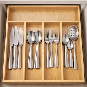 Bamboo Expandable Silverware Organizer Drawer Utensil Tray Adjustable Cutlery Holder Kitchen Drawer Storage Divider