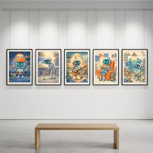 Könnte beinhalten: Fünf gerahmte Kunstdrucke mit skurrilen Roboterillustrationen. Jeder Druck zeigt eine andere Szene: einen Roboter in einer Werkstatt, einen Roboter beim Gärtnern, einen Roboter beim Gitarrespielen, einen Roboter beim Lesen und einen Roboter an einem Schreibtisch. Die Drucke werden in einer Galerie ausgestellt.