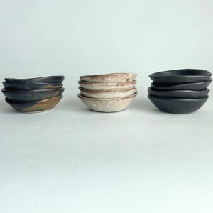 Liten dippsåsskål: Keramisk sojasåsskål (8,5 cm diameter)
