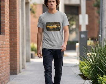 Maglietta classica con muscle car, t-shirt vintage con grafica hot rod, regalo per appassionati di auto e motori.