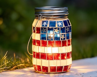 American Flag Solar Mason Jar Lantern, Glass Mosaic Patriotic Outdoor Light for 4th of July, Backyard, Garden, Hanging Decor