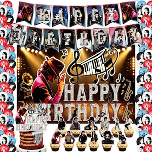 Op de afbeelding: Een feestdecoratieset met Michael Jackson-afbeeldingen, inclusief een Happy Birthday-banner, een grote achtergrond met een muzikaal thema en cupcake-toppers. De items bevatten zilverkleurige glittertekst en diverse poses.