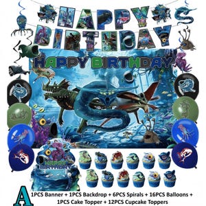 Può includere: Un set di decorazioni per feste di compleanno con uno striscione che recita "Happy Birthday". Il set include uno sfondo, spirali, palloncini, un cake topper e decorazioni per cupcake. Il tema presenta creature marine nelle tonalità del blu, verde e viola.