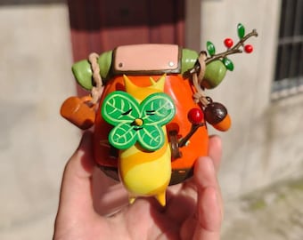 Legend of Zelda Traveler Korok Figurine – Backpack Clay Korok, Journey Companion, Desktop & Carry-On Decor – Unique Zelda Gift