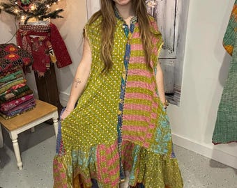 Vestido tipo chaleco reversible Serenity en kantha claro. Talla única: S a 2X/3X.