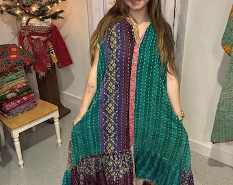 Vestido tipo chaleco reversible Serenity en kantha claro. Talla única: S a 2X/3X.