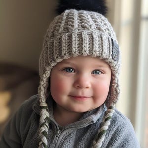Gehaakte beanie met oorklep, gepersonaliseerde peutermutsje