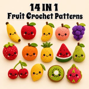 Puede incluir: Una colección de 14 patrones de frutas de ganchillo, incluyendo un plátano, una manzana, un mango, un melocotón, uvas, una fresa, una naranja, una piña, una sandía, una pera, cerezas, un limón, un kiwi y una pitahaya. Cada fruta tiene una cara sonriente.