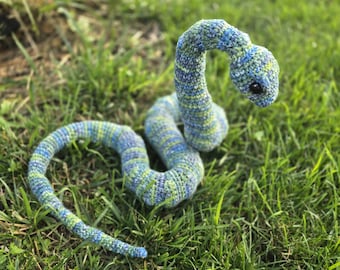 Python Snake Stuffed Animal / Realistic Large and Customizable Crochet Snake / Unique Birthday Gifts for Reptile Owners / Cute Danger Noodle