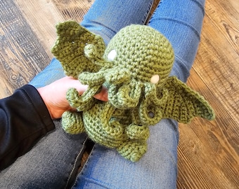 Cthulhu Cryptid Stuffed Animal, Spooky Paranormal Plush Toy, Amigurumi Supernatural Cryptids, Gothic Art Decor, Crochet Cthulhu Plush