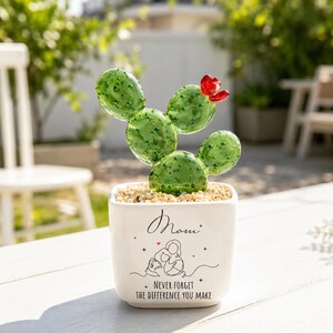 Personalized Glass Flower Pot for Mom, Custom Flower Gift, Gift for Grandma, Sister, Aunt, Mother's Day Keepsake Decor