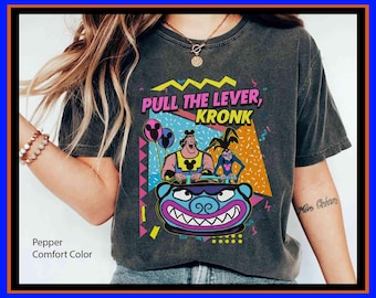 Retro 90er Jahre Kronk Yzma ziehen den Hebel Kaisers neuer Groove Disney Bösewichte Disneyland Tee | Unisex Erwachsene Kind Baumwolle T-Shirt Hoodie Geschenk GU690