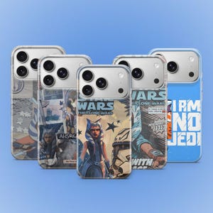 Könnte beinhalten: Eine Auswahl an transparenten Handyhüllen mit Star Wars: The Clone Wars-Designs. Die Hüllen zeigen Comic-Stil-Kunst, darunter Ahsoka Tano, und Text mit der Aufschrift "WARS" und "NO JEDI".