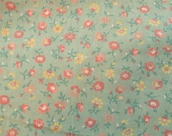 green floral vintage cotton fabric -- 44/45 wide by 3/4 yard