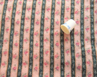 Sold by the Yard CottonPoly Blend Vintage Daisy Floral Printed Flannel