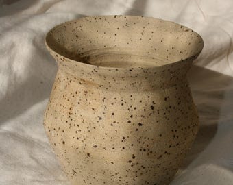 Jarrón de gres moteado