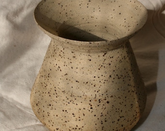 Jarrón de gres moteado