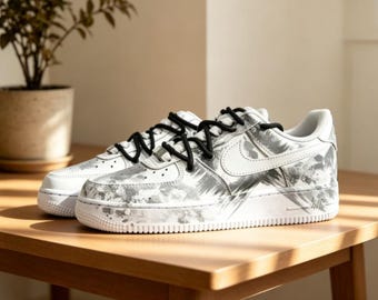 Zapatillas AF1 Low personalizadas pintadas a mano, zapatillas con grafiti de pinceladas grises, zapatillas urbanas únicas hechas a mano.