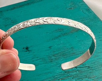 NEW - Personalized Floral Cuff - Sterling Silver - Flower Bracelet - Custom Engraved Bangle - Gift for Mom - Wedding Gift - Gift for Her