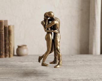 Handmade brass Kissing Lovers Figurine, Romantic Couple Sculpture, Anniversary Gift for Him Her, Miniature Love Statue, Wedding Decor