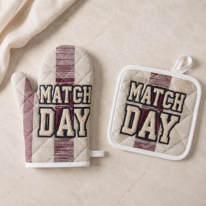 Wedstrijddag sportcadeau voor moeder, bordeauxrode varsity streep ovenwant en pannenlap, keukendecor Game Day, bakcadeau achterklep voor haar