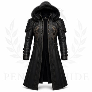 Cappotto vichingo in pelle fatto a mano con ricamo di corvo e cappuccio bordato di pelliccia.