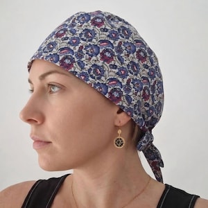 Cuffia chirurgica da donna con stampa floreale – Cuffia da infermiera in cotone – Cuffia operatoria regolabile – Cuffia realizzata a mano – Blu, rosa e bianco