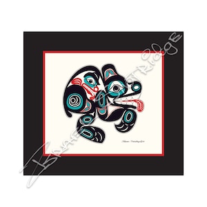 Op de afbeelding: Een gestileerde zwart-witte illustratie van een beer met rode en blauwe accenten. De beer is ingelijst in een zwart frame met een rode binnenrand. De afbeelding heeft de titel "Tribal Spirit 2017".