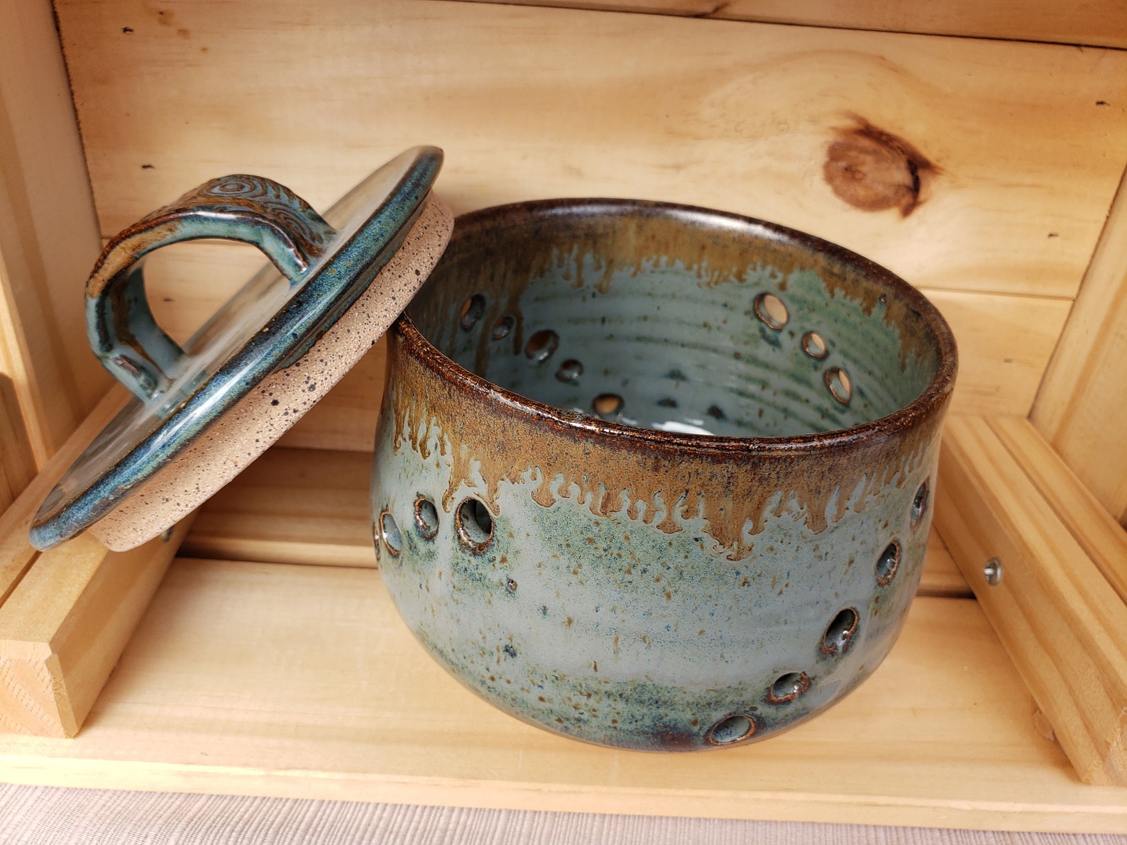 Garlic Keeper/garlic Holder/pottery Ceramic Garlic Holder/stoneware Storage/lidded Jar Etsy