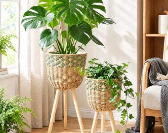 Geflochtener Pflanzenständer mit Holzbeinen | Nordischer Seegras-Pflanzkorb | Hoher Boho-Blumentopfhalter | Skandinavische Wohnzimmerdekoration