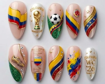 Handgemachte 3D-Kolumbien WM 2026 Drücken Sie die Nägel, Elegante Gold-Chrom-Fußball-Fake-Nägel, lebhafte Gelb-Blau-Rote Sportmaniküre