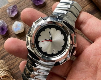 Vintage Y2K Futuristic Steel Watch Sculpted Blade Frame 3 Colors Silver Black Blue