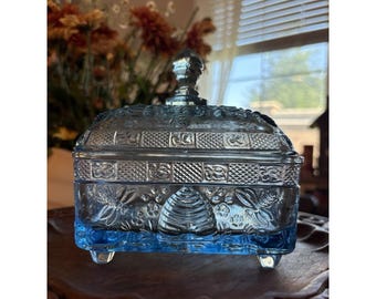 Vintage BLUE TIARA INDIANA glass honey bee footed candy dish w/lid