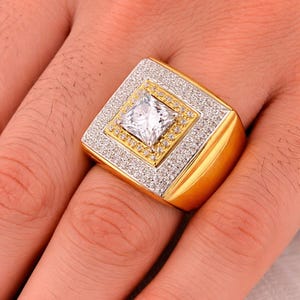 22 kt gouden vierkante solitairering voor heren, statementband met zware look, middenstuk in diamantstijl