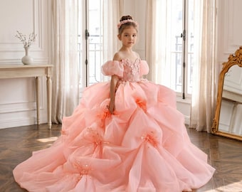 Flickklänning i persikafärgad organza med balklänning - 3D-blommor, puffärm, kjol med volang och moln, blomsterflicka, storlekar 12 M–14