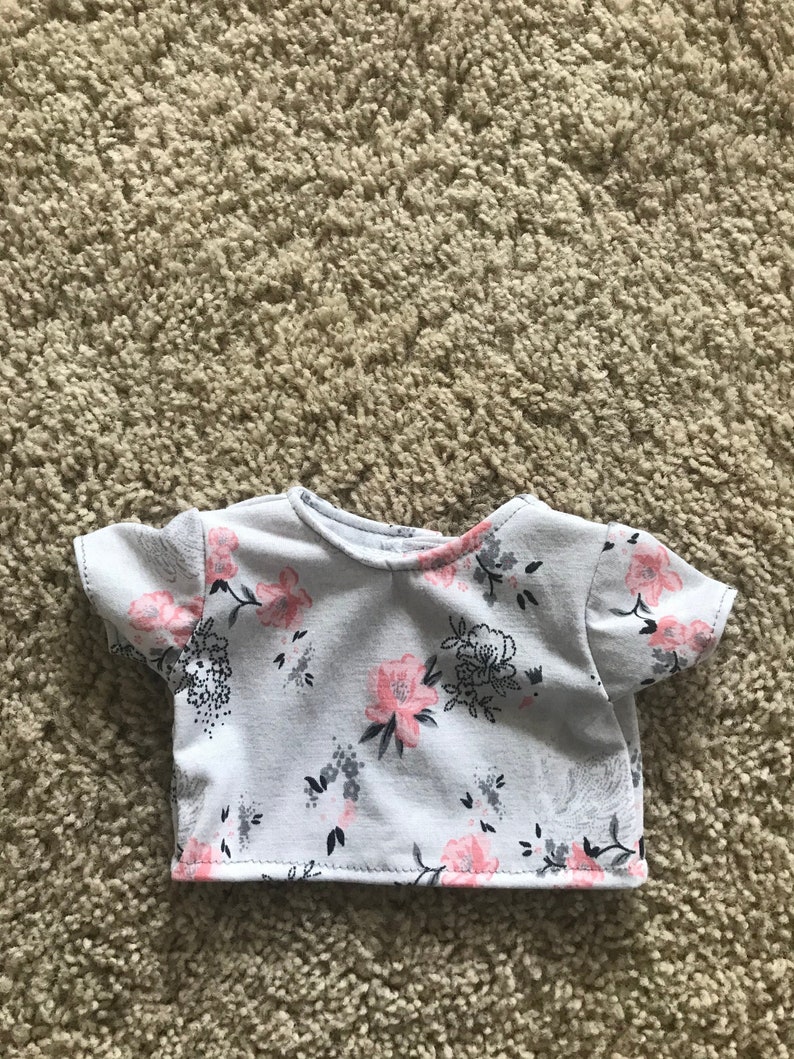 18 Doll Gray Swan Short Sleeve T-Shirt