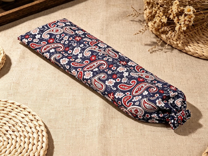 Set di tessere Mahjong in legno smerlato con spingitore e motivo floreale / 160 tessere Mahjong americane completamente incise / Gioco di tessere in stile vintage 4 Racks + Pouch