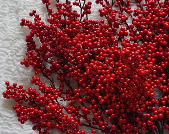 Tallo de bayas rojas de Navidad con seis ramas-bayas de Navidad-bayas rojas falsas de Navidad-bayas de invierno